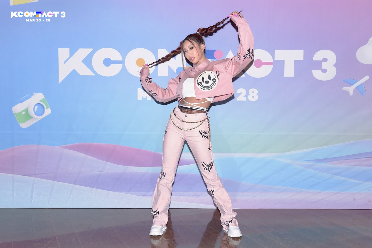 kconusa's tweet photo. DAY 6 JESSI CHECK IN!
See you on KCON:TACT 3 at 5AM PDT/8AM EDT!

#KCON  #KCONTACT3  #JESSI https://t.co/TXknnQA4ND