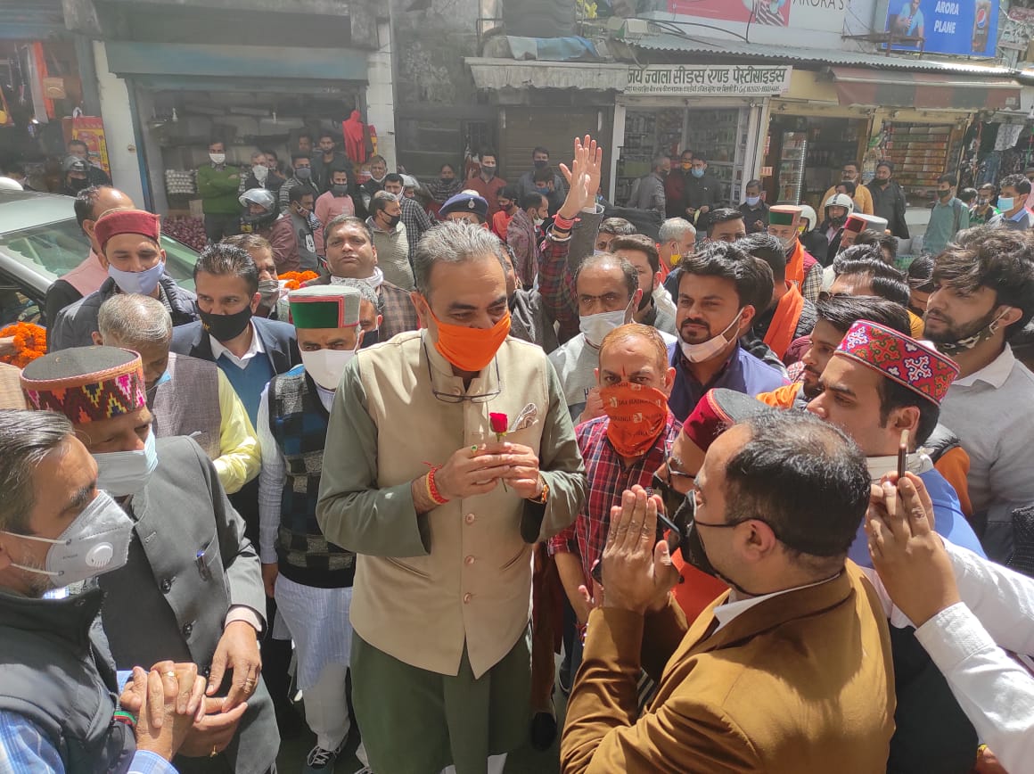 raja4bjp's tweet photo. सोलन आगमन पर भाजपा प्रदेश सह प्रभारी आदरणीय श्री @SanjayTandonBJP  जी का कार्यकर्ताओ द्वारा भव्य स्वागत किया गया। https://t.co/aaS9zWXV4T