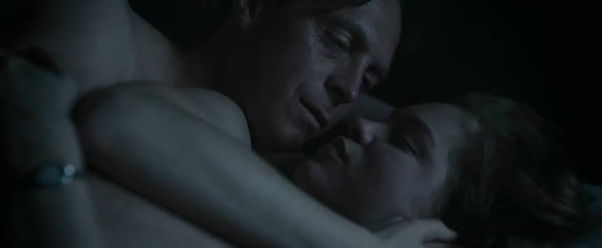 0lala6's tweet photo. sophie cookson and stephen campbell moore in red joan - they met on set when he was still married with claire foy. the reason of their divorce few months later. pretty obvious eh. https://t.co/zqQG6nh9rQ