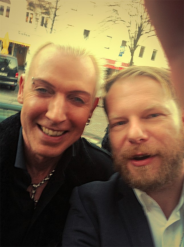 cosmic040's tweet photo. #ThrowbackThursday »SVEN VÄTH + me leaving Berghain!« 😄
(Hamburg 2014)
.
.
.
#operationton #hamburg #scooter @svenvaeth @scooter_techno #Berghain https://t.co/B5FFbKqZWq
