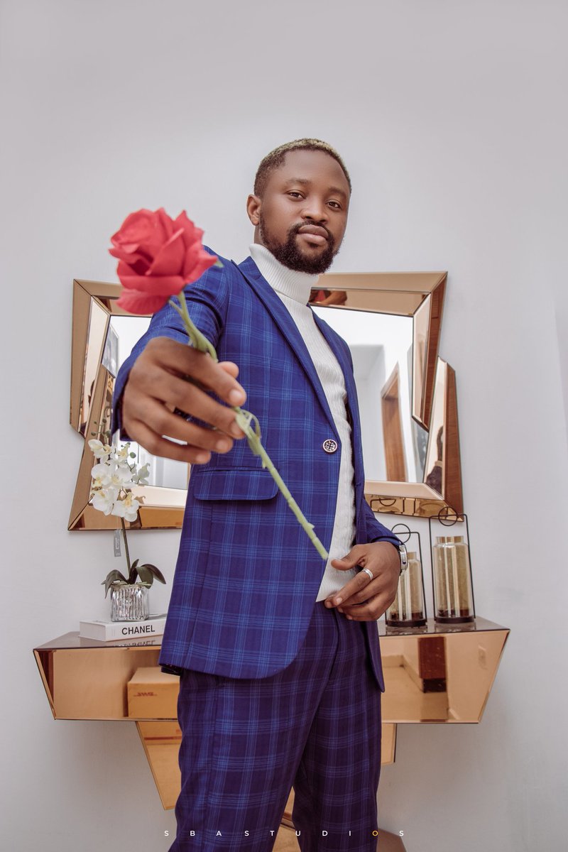 itsLaycon's tweet photo. Happy birthday to a wonderful brother.
Thank you for everything you do.
Wish you long life and prosperity and alot of positive growth. Happiness will always dwell in your space Otaibayomi Agbeleshebioba ❤️. https://t.co/PKcI6RjpoQ