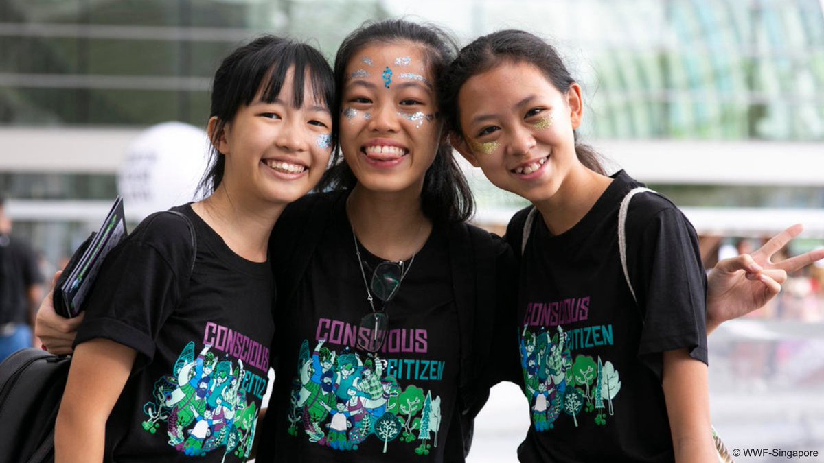 earthhour's tweet photo. We're jumping with joy at all our conscious citizens around the world tonight! #Mongolia #Philippines #Singapore &amp; #Taiwan It's not about what country you're from but this one home we share. Don't forget to watch and share the #EarthHour Virtual Spotlight tonight. 🌏 https://t.co/ggG32EF0CG