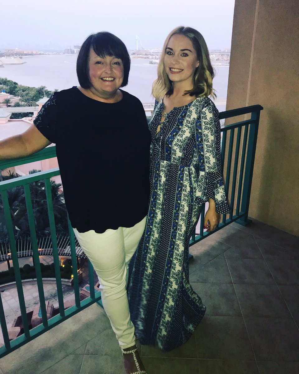 JessAYoung28's tweet photo. Happy 50th Birthday @LJneuro!!! Hope you have a lovely day 🎈🎉🥂 https://t.co/InGC9uwOA0