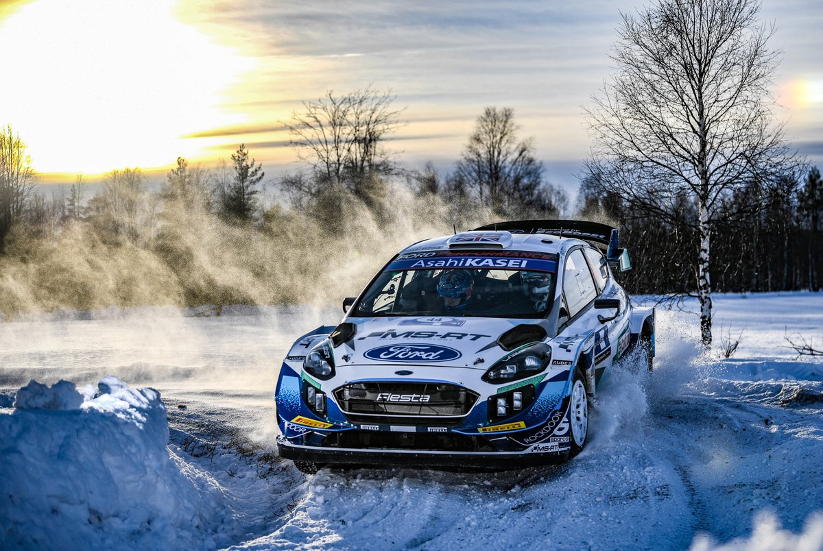IverjoRally's tweet photo. ➊ o ➋ ⁉️
¿Qué foto te gusta más?

#nieve #ford #funny
@emprender_mas  @photocars_cat 📸 https://t.co/47v6WCn1TY