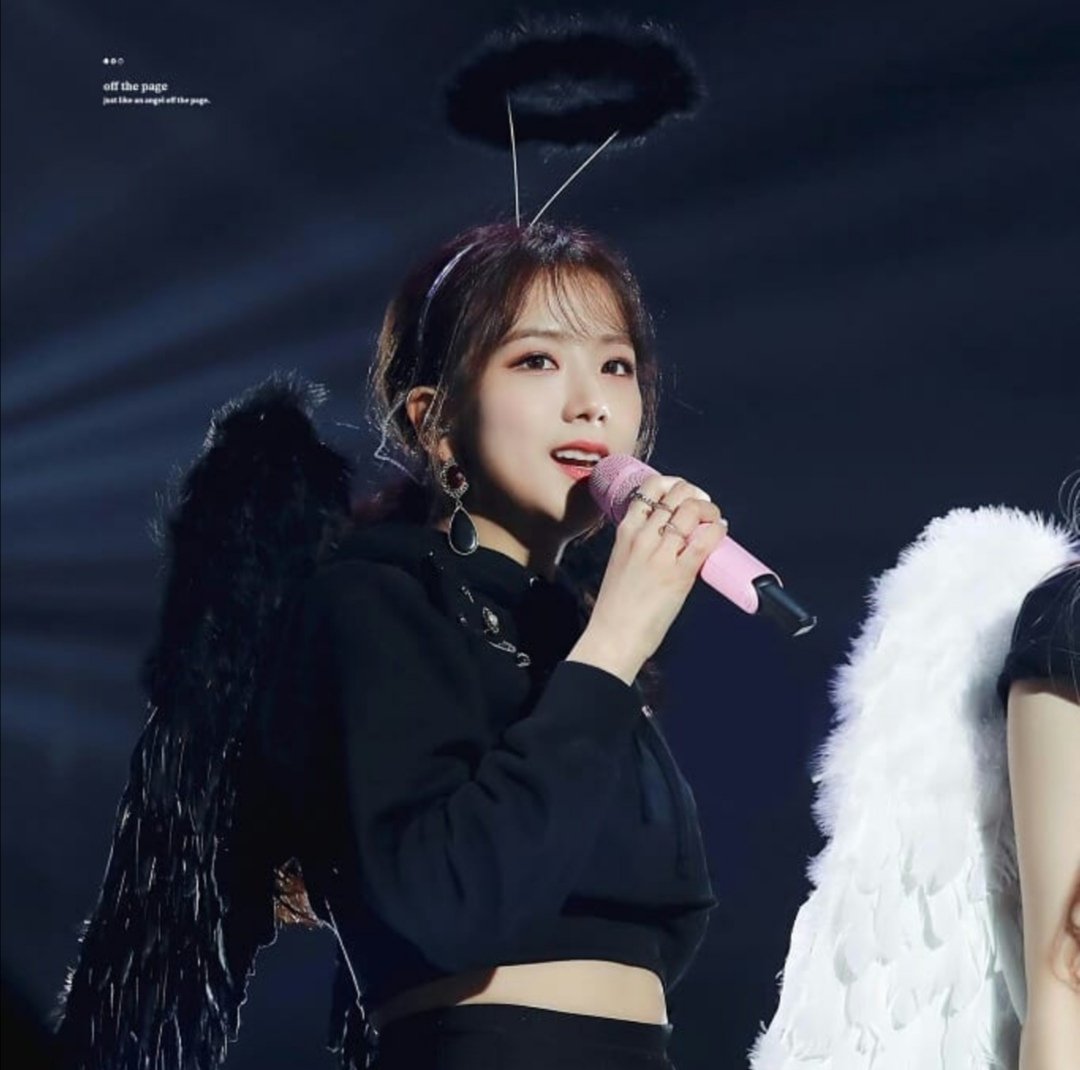 jsmrn's tweet photo. A shining angel with black wings https://t.co/n17rEvPR0J
