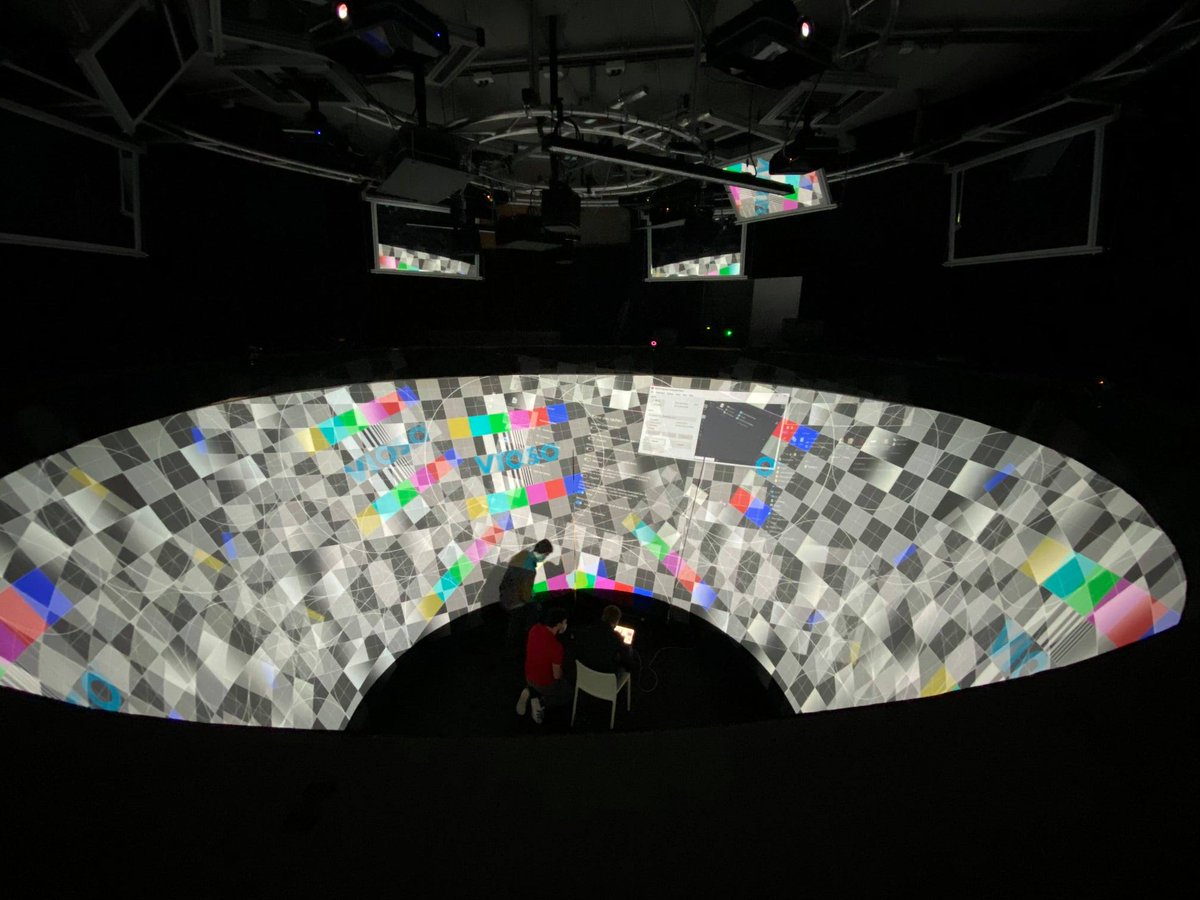 OptomaFrance's tweet photo. Installation d'une projection immersive et interactive  pour @ensaNantes1✔️

Projection en cône à 360° par @ViosoFrance pour une salle immersive dédiée à la recherche 🤩
 
🏢 Intégrateur : @Immersion3D   
🎥  6 projecteurs UHD65 
👉  https://t.co/KAM77elxHl https://t.co/GRAgQOOSqQ