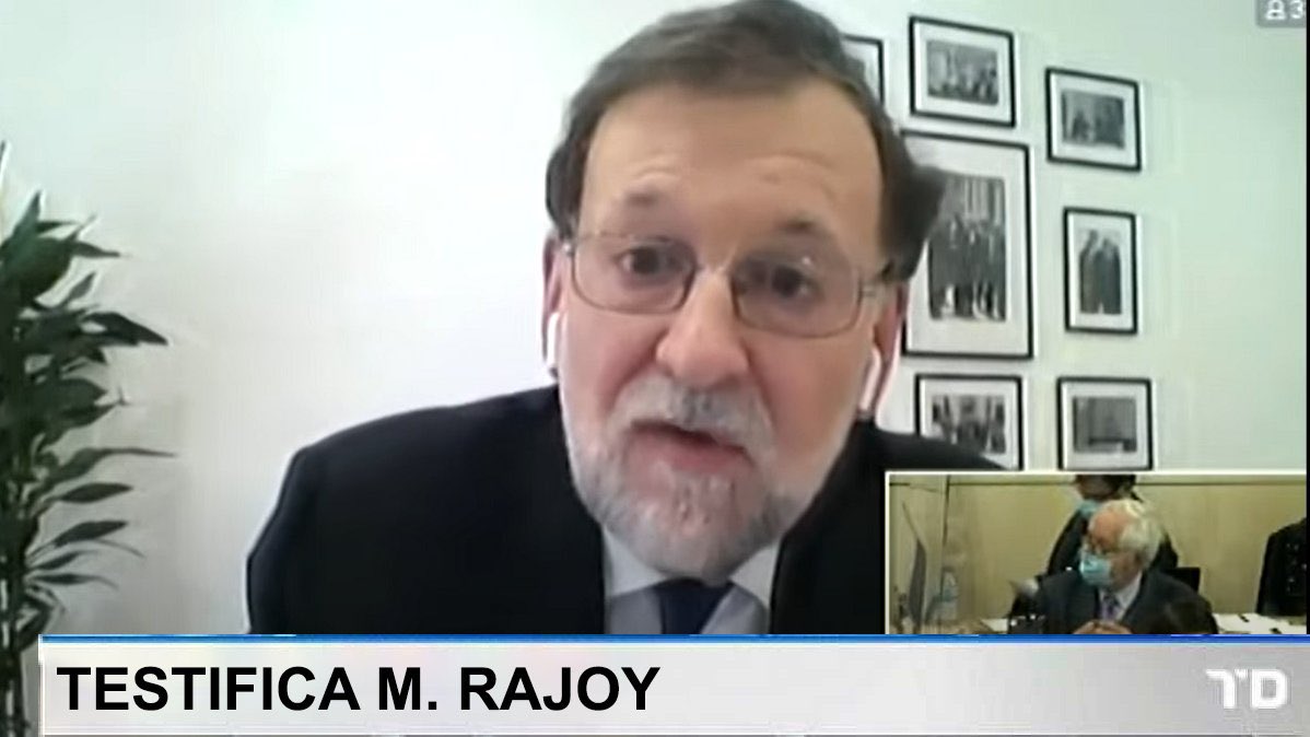 PalabrasdePepe's tweet photo. 🇪🇸 #Rajoy #tve #rotulista #Gurtel
🚫 FALSO.
El rótulo de M. Rajoy lo hizo algún gracioso en su casa, la gráfica utilizada no es la actual del telediario de TVE.
Creí estar rodeado de gente con más sentido común... me hacen calentar che!!
Falso / Real https://t.co/A6yGU7s60G