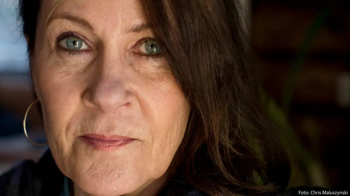 bergstrombo's tweet photo. Malin Ullgren, DN, har briljant recenserat Vigdis Hjorths genomträngande senaste roman "Är mor död", (inget frågetecken). Jag har själv nyss avslutat den.Tagen. "Här får livskampen en klang av evighet." VIKTIGT! Största behållningen får man givetvis genom att läsa boken först. https://t.co/BnjiDVz5vZ