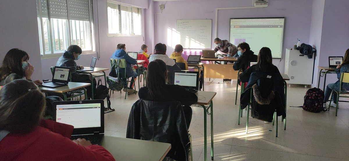 epdlabviana's tweet photo. Comeza o Hackatón!! Imos alá, compis #epdlab https://t.co/pCLI3VhgMI