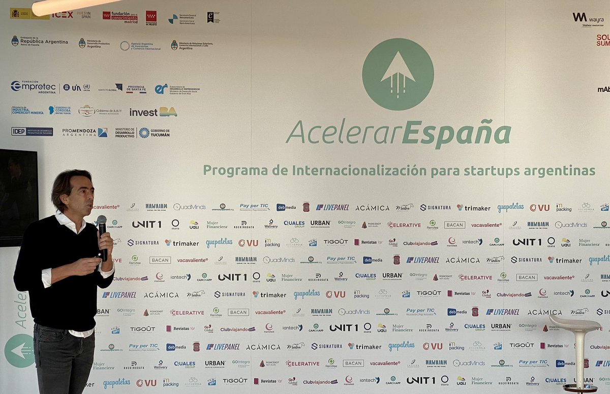 AcelerarStartup's tweet photo. Arrancamos señores!!! @GerDyz CEO y Co-founder de @GOintegro sale el primero para enfrentarse a nuestro jurado y demostrar el valor de esta grab empresa y por qué merece internacionalizarse en España!👏🏼 https://t.co/Zp4OUTKoVN