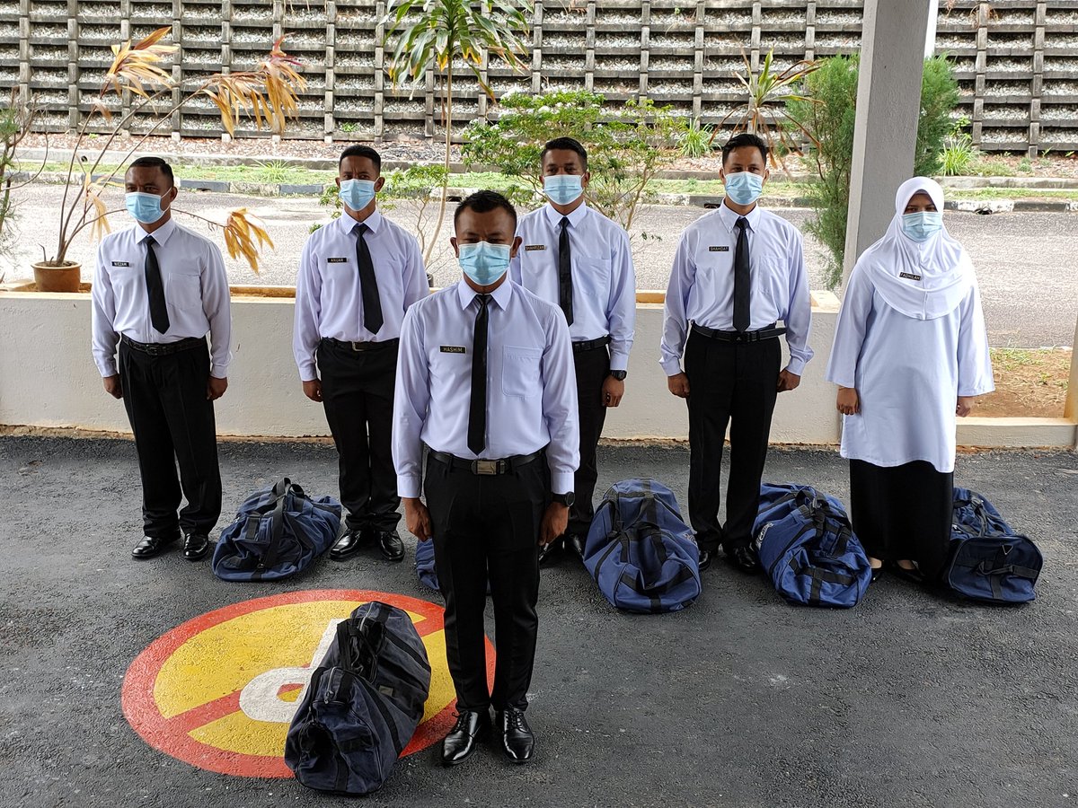 KdsiWisma's tweet photo. Majlis Penyerahan Pemangku Bintara Muda di Wisma Mutiara KD SULTAN ISMAIL Siri 1/21.
#DisiniLahirnyaPelautTLDM
#RMNBackbone
#WismaMutiaraKDSI https://t.co/lKkAZ1aWOl