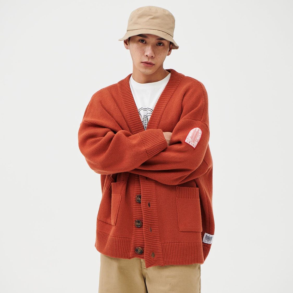 _____younqmoney's tweet photo. BRICK RED CARDIGAN
@Mobler_Wear #mobler #모블러 https://t.co/VkcQ6zHLW2
