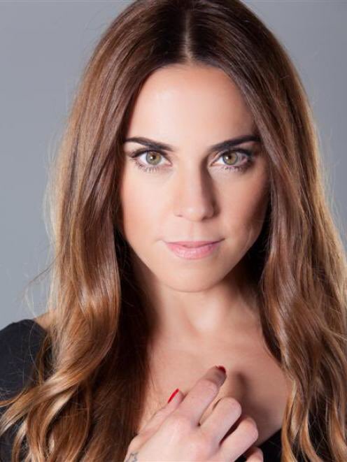 melaniec_HIusa's tweet photo. Those eyes😍 @MelanieCmusic
#melaniec #melc #sportyspice💪 #teamsporty #housesporty #redgirlrecords💿 #yougottaloveyourself💓 #spicegirls🇬🇧 #girlpower✌️ https://t.co/1wWBIfK0Vx