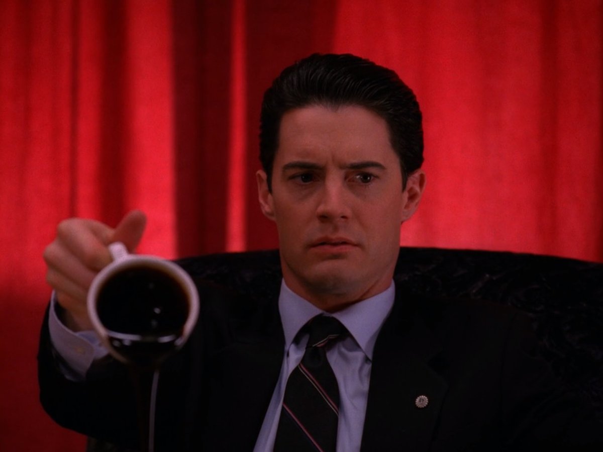 choppingwoodpod's tweet photo. 30 years ago this week the final episode of Twin Peaks S2 was filmed. David Lynch revised much of the script &amp; created arguably the most original &amp; terrifying hours of television. https://t.co/A06xLtIj9W