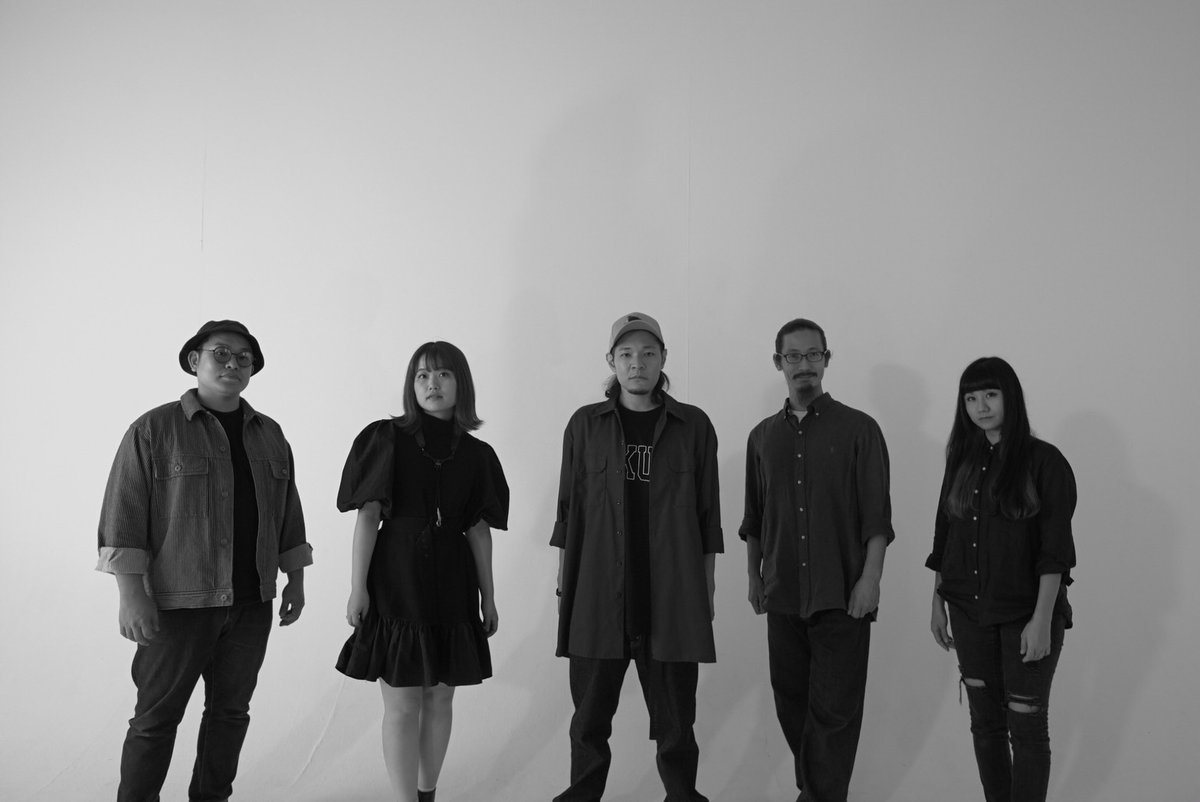 output___'s tweet photo. いよいよ明日。前売は今日まで！
3月26日（金）
切刃 with 幻影拍覧会 × SugLawdFamiliar

◆開場 18:30

-料金-
◆前売￥1,500円(D別）

-配信チケット-
◆￥1,000円 購入URL→ttps://output.zaiko.io/_item/337306 

-取り扱い-
ローソン　L：81559
e +
各出演者予約
Output予約:outputop@gmail.com https://t.co/CUpzpxbyYo