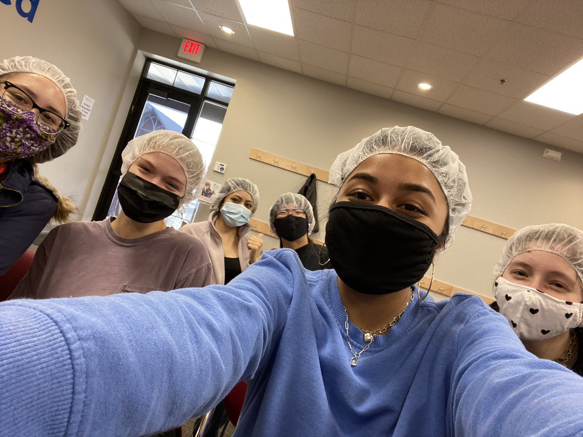 IowaMFOL's tweet image. Shoutout to our Johnston High School chapter for volunteering at @MftH to celebrate the anniversary of March For Our Lives. We are so grateful for all of your work. 12,528 meals packed🧡