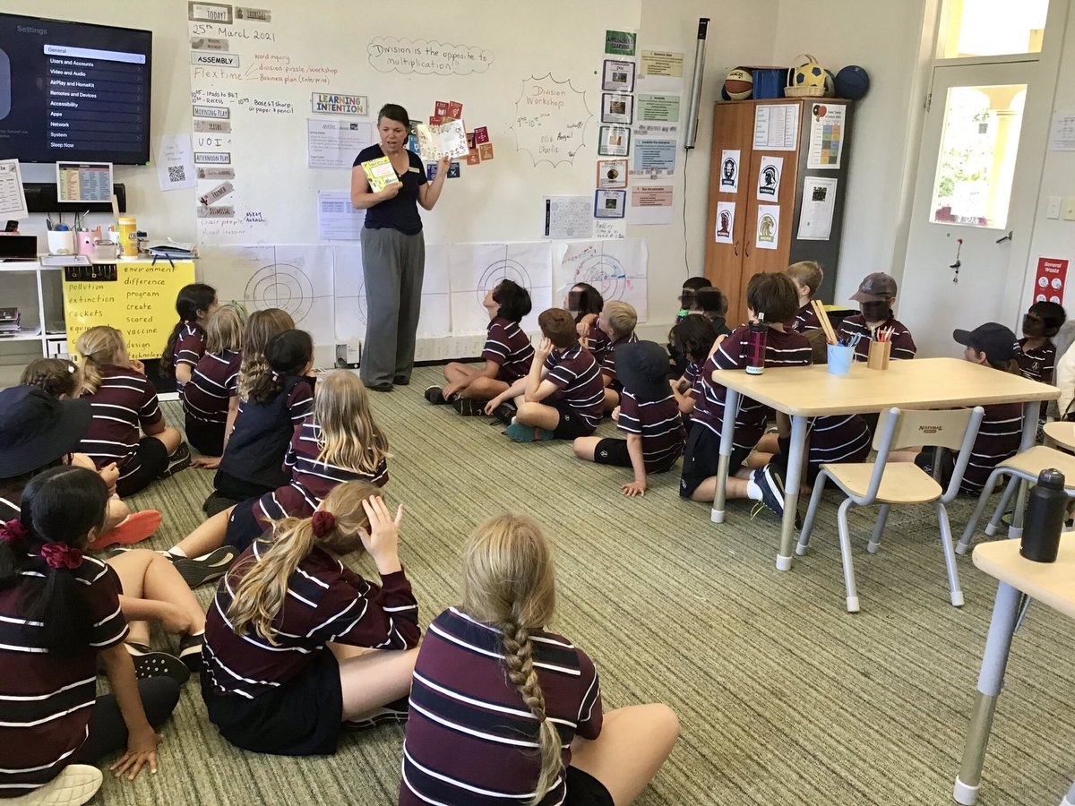 Awesome bilingual #French lesson today Madame <a href="/CharentonClaire/">Claire Charenton</a> matching the <a href="/UN/">United Nations</a> #GlobalGoals! #base4 and #base5 Ss @AnnesleySA #wwa