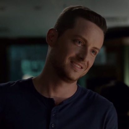 tracysupton's tweet photo. CONFIRMED: JAY HALSTEAD IS IN LOVE WITH HAILEY UPTON https://t.co/mBjrgWOuis