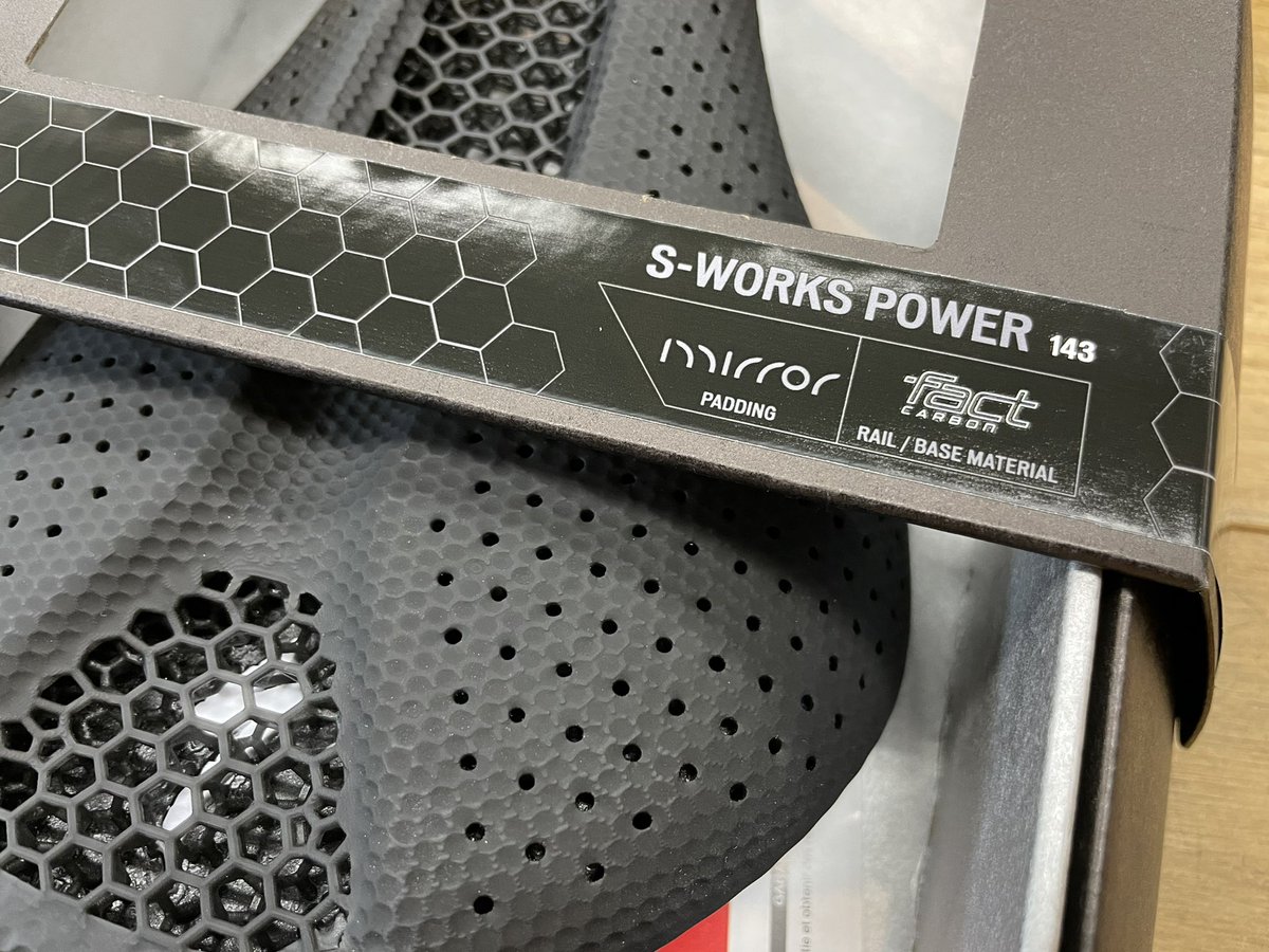 BiciclettaShido's tweet photo. POWER MIRRORサドル再入荷❗️

今回は143mmと155mm共に複数個の在庫がございます。とはいえ、あまり多い数ではありませんのでお早めにどうぞ。
#iamspecialized #sworks #powermirror #bodygeometry #ロードバイク #サドル #3dプリンター https://t.co/UpGwbXFpsM