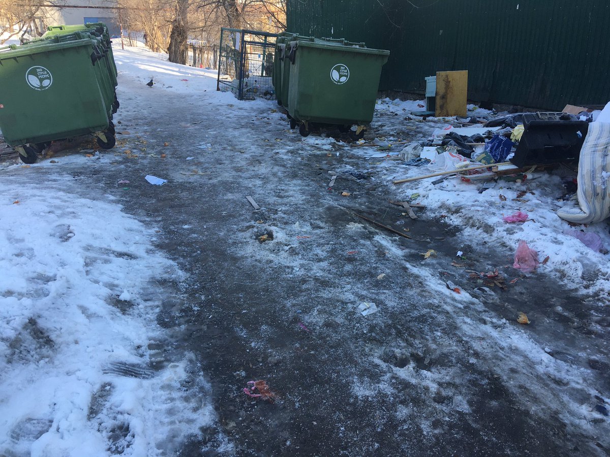 EVlntr's tweet photo. @promadm @ecostr_ru прошу отреагировать и привести данную контейнерную площадку в надлежащий чистый вид https://t.co/ncmuMLoNVD