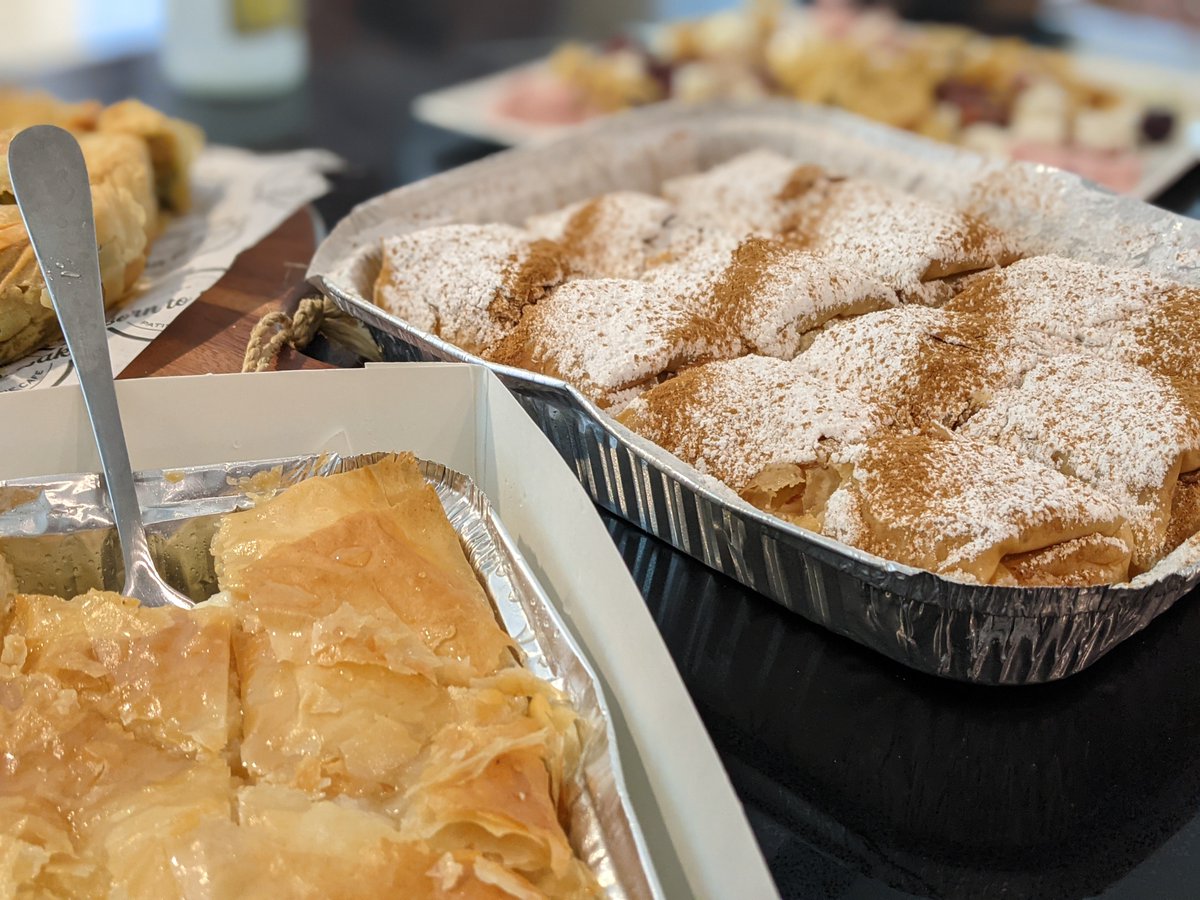 trendlightingau's tweet photo. Today some of the staff at Trend Lighting surprised us with some authentic Greek food to celebrate Greek Independence Day. To everyone celebrating the 200th anniversary of the revolution, Happy Independence Day.🇬🇷 #greekindependenceday https://t.co/abSzvhX20g