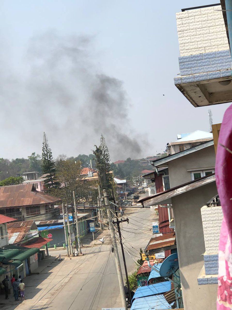AlicccAP's tweet photo. JUNTA TERRORISTS violently craked down the strike around 9:30 am in Taunggyi and now they are still patrolling and shooting sound bombs,tear gas and gunfire in apmost entire wards
10:50am situation in Myoma Ward 
#WhatsHappeninglnMyanmar #Mar25Coup #InternetShutDown https://t.co/MrHxN8CrwC