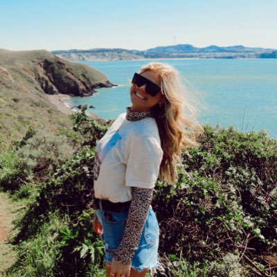 Kyliegilbert24's tweet photo. Like this if I should move to Cali  #NewProfilePic https://t.co/oFrvXmPNC8