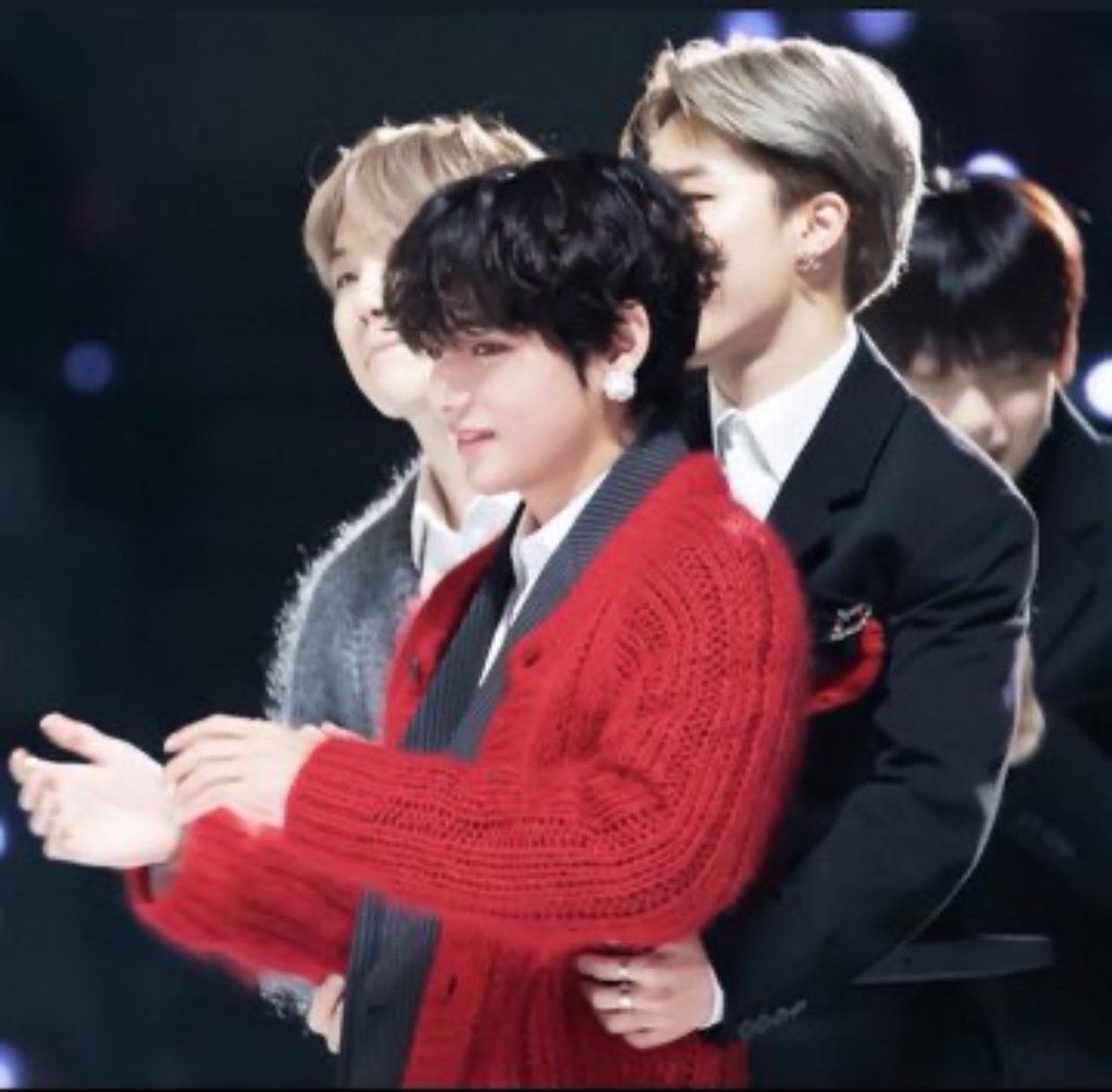 — 𝐕𝐚𝐧𝐭𝐞 𝐛𝐞𝐚𝐫 𐤀 tweet media