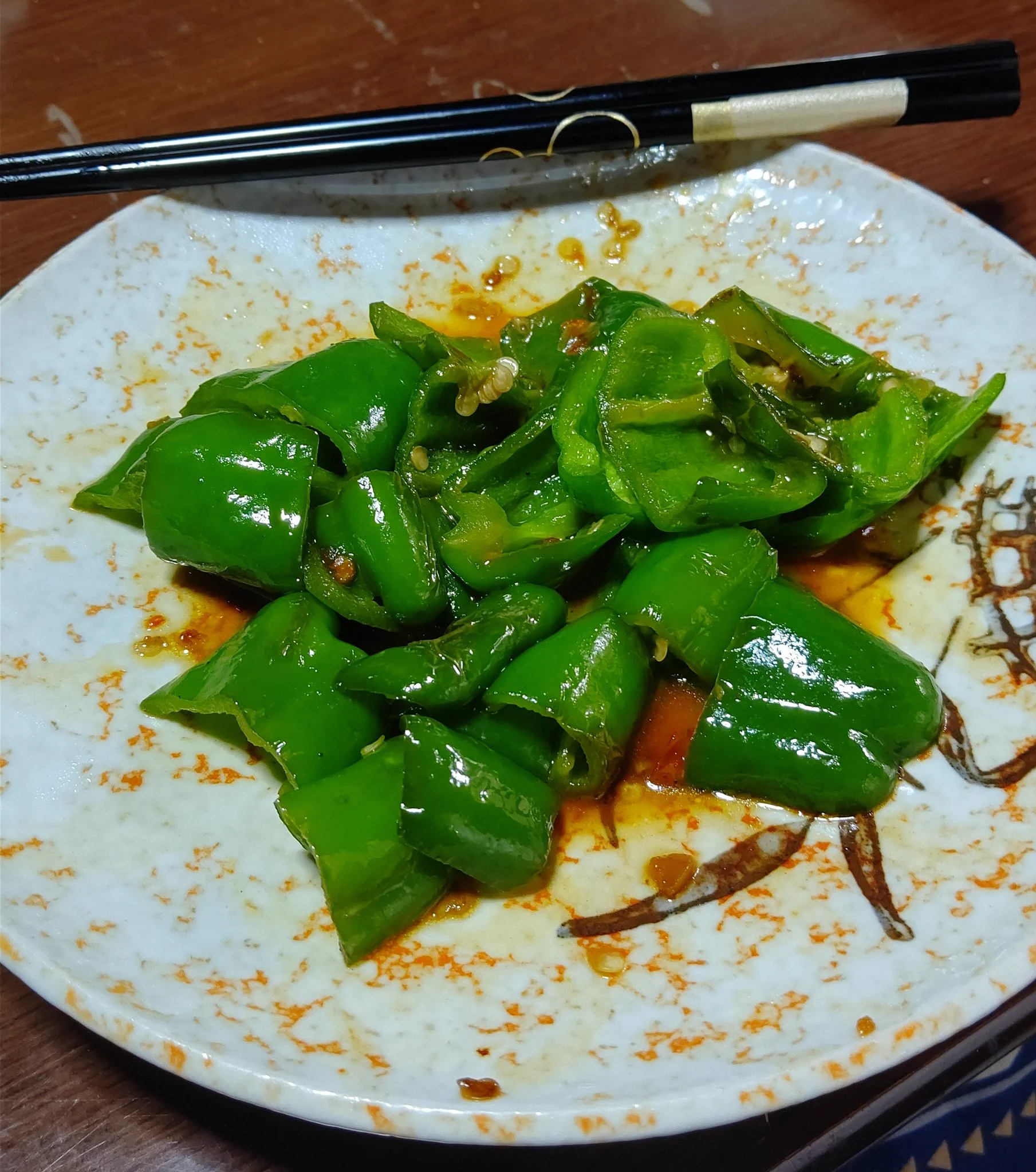 無限ピーマン2回目(2日連続)
ちょこっと豆板醤入れてぴり辛に
うーん美味い❤  