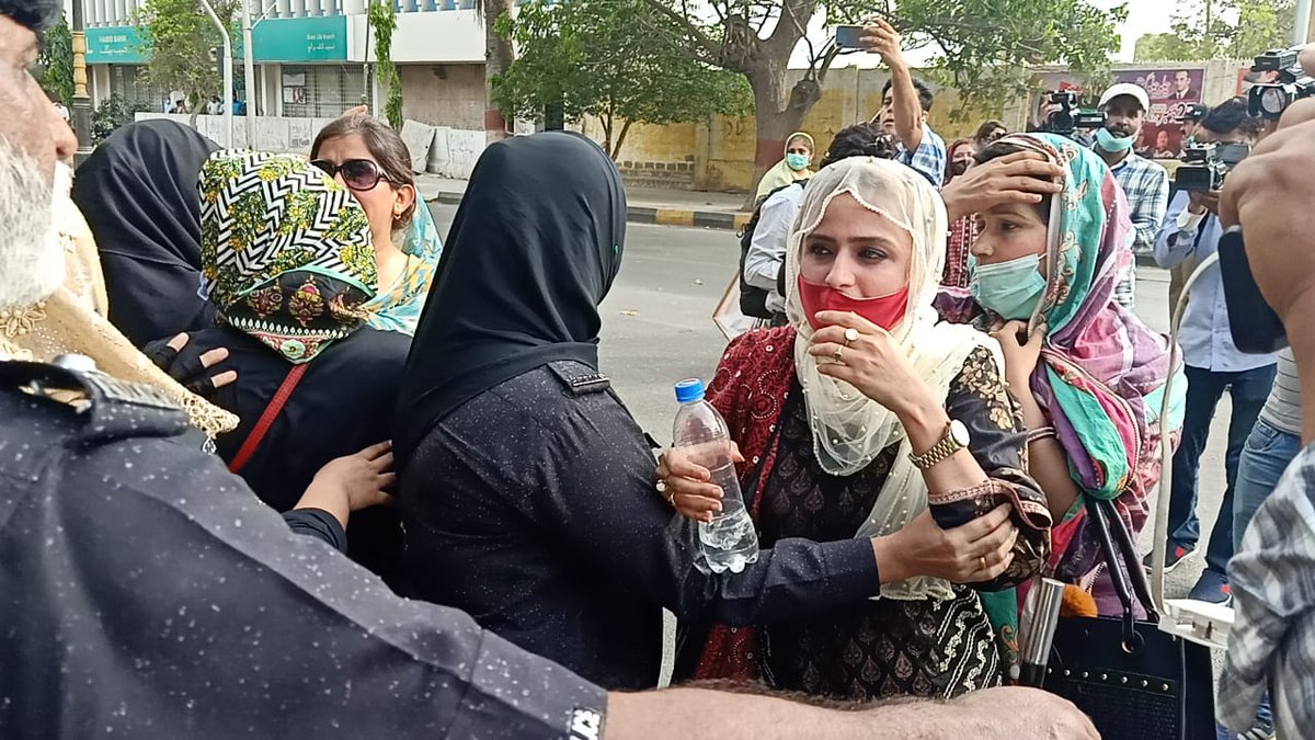 IBAheads's tweet photo. The well-being of the people depends on the governments whereas governance of goverments is also the reason of misery &amp; unrest among the people.
#پولیس_گردی_نامنظور https://t.co/sVqTOQRux0