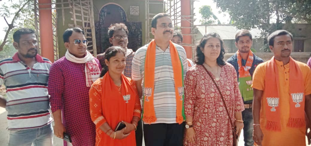 BjpKundu's tweet photo. জোর কদমে প্রচার চলছে বোলপুর বিধানসভা কেন্দ্রে আজ প্রচারে উপস্থিত ছিলেন বীরভূম যুব মোর্চার জেলা সহ-সভাপতি সৌরভ (নীল) মজুমদার https://t.co/qJqL1xtBJf
