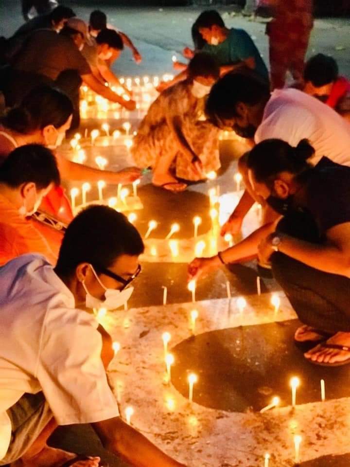 STOP ABDUCTIONS
We are never STEP BACK to fight for Freedom. 

✊ Night strike in Kyimyindine onMarch24

#WhatsHappeninglnMyanmar 
#Mar25Coup 
#InternetShutdown
