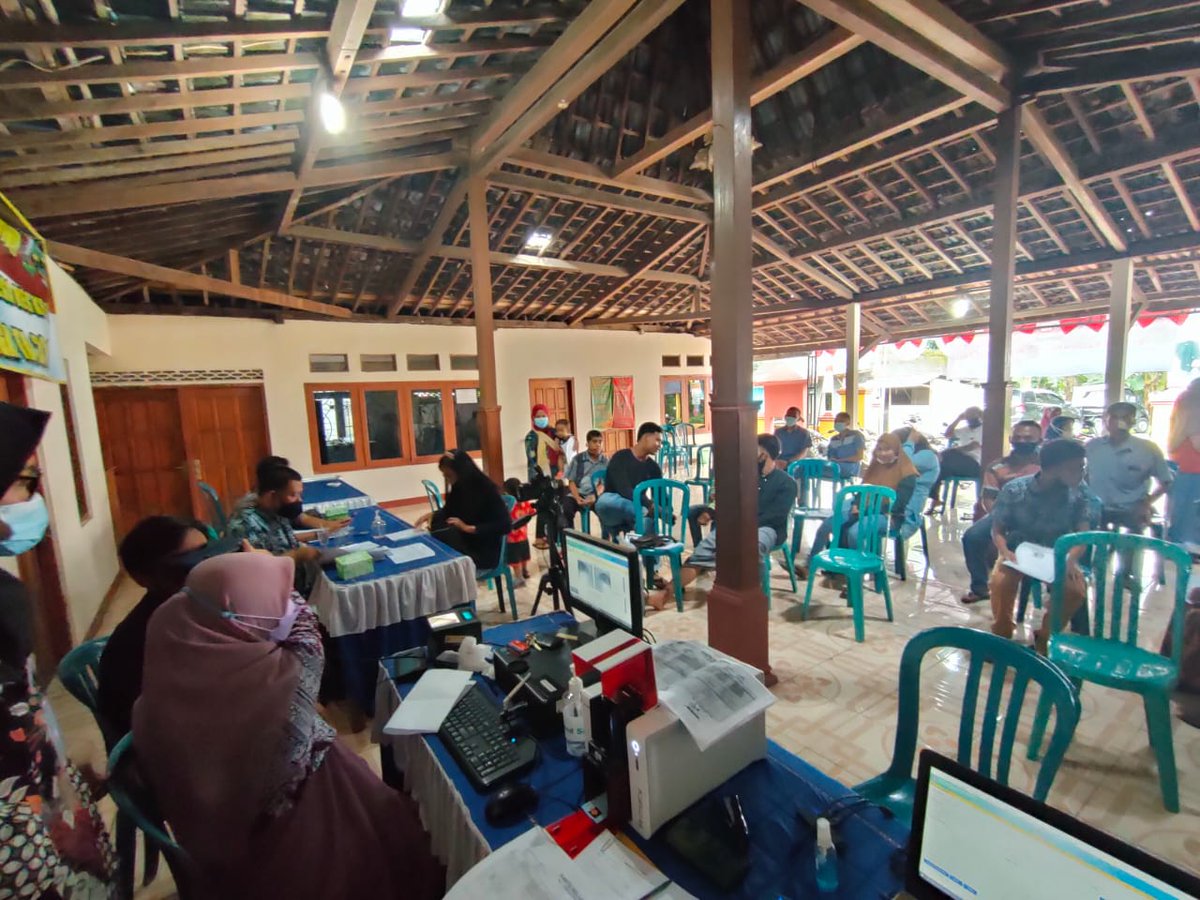 Disduk_KabSmg's tweet photo. Pelayanan Jembol TMMD KE-110 di Desa Ketapang Kec.Susukan
Kab.Semarang 25 Maret 2021 
@PemkabSemarang @InfoUngaran  @dukcapil_jateng @reynold_bang https://t.co/GQk1itNC0J