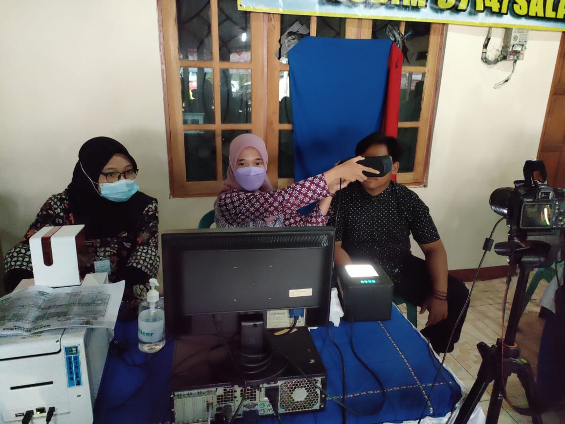 Disduk_KabSmg's tweet photo. Pelayanan Jembol TMMD KE-110 di Desa Ketapang Kec.Susukan
Kab.Semarang 25 Maret 2021 
@PemkabSemarang @InfoUngaran  @dukcapil_jateng @reynold_bang https://t.co/GQk1itNC0J