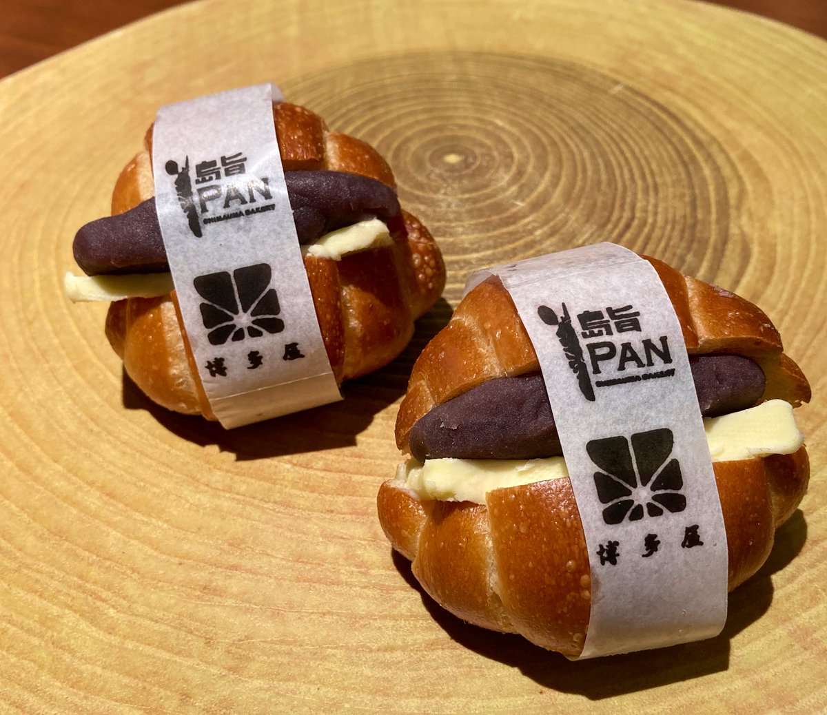島旨pan Shimaumabakery En Twitter こんにちは 島旨pan です 新商品のお知らせ 明治創業 博多屋さんの もみじ饅頭 で使われている自慢の こしあん を無塩バターと共に 塩パン にサンドしたコラボパンです 塩あんバター 島歩きのお供にいかがでしょうか