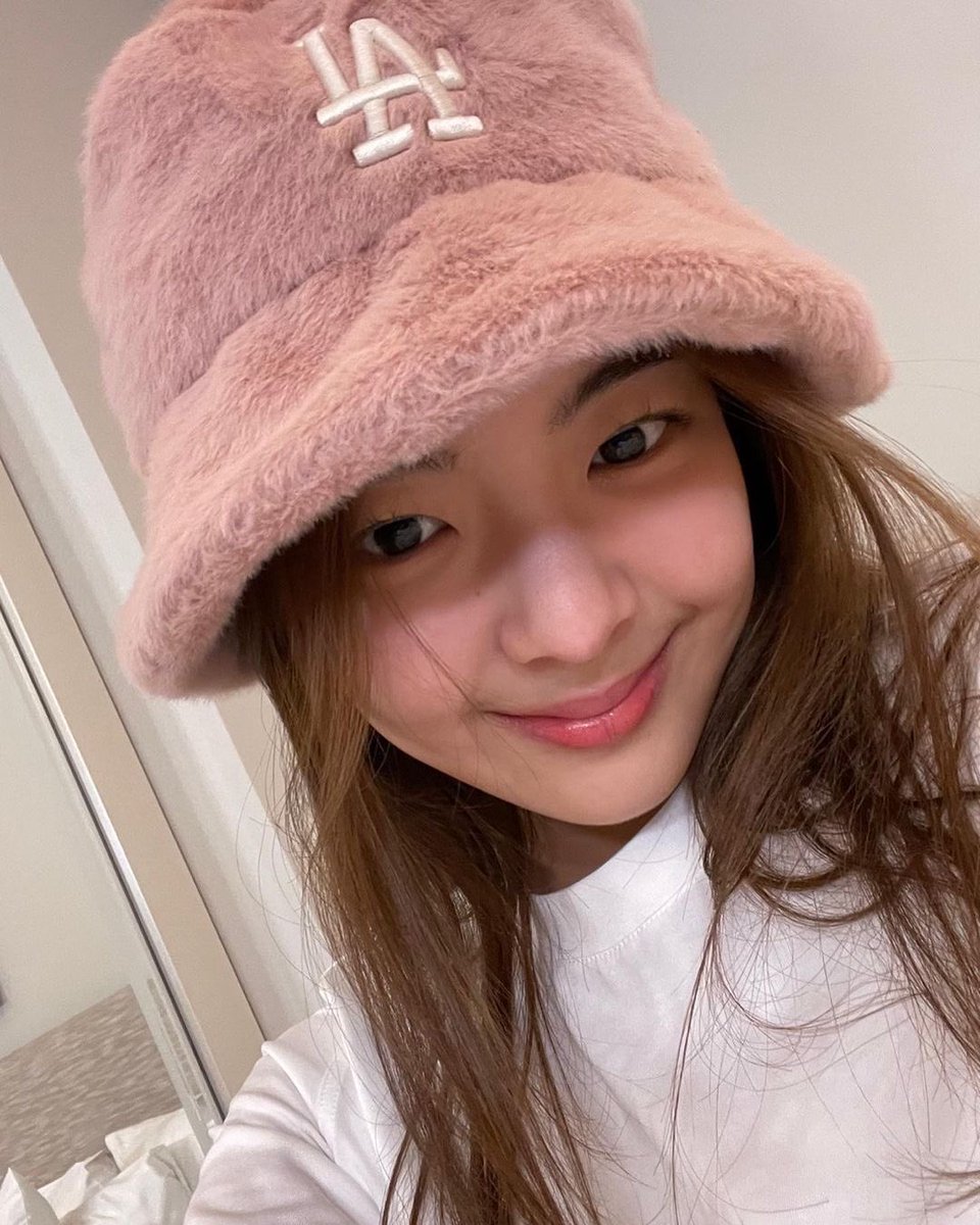 lia pics tweet media