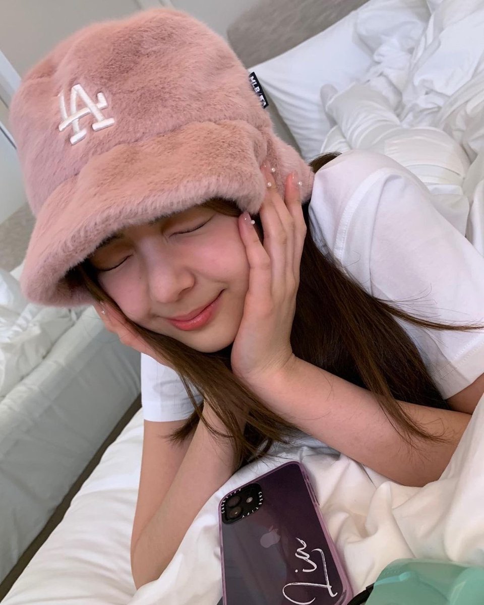 lia pics tweet media