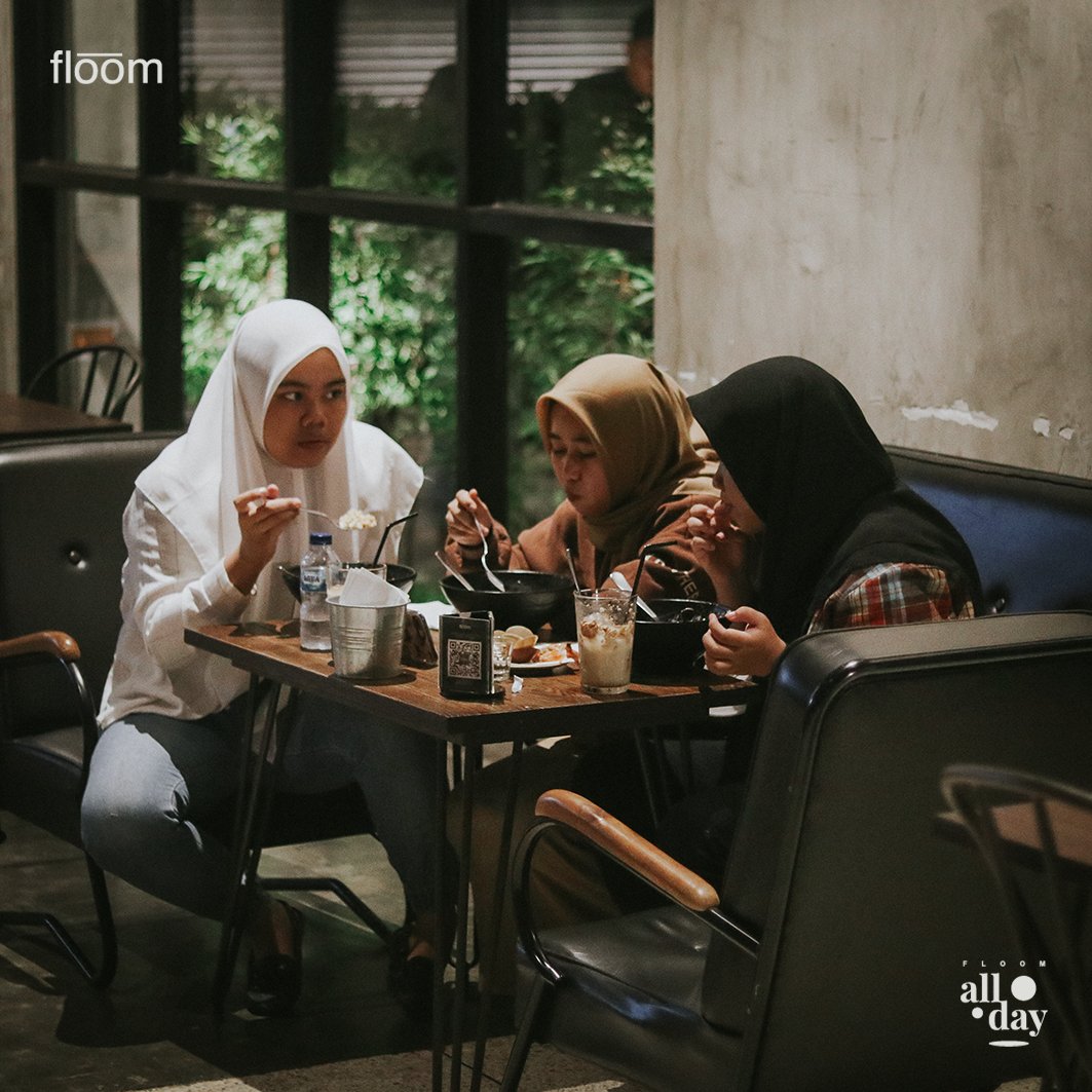 floomspace's tweet photo. How are you today?

Just spending time with friends at Floom Space and enjoy for the food 🙂

#letsrestarttogether #letsrestartatfloom #floomspace #floom #floomallday https://t.co/CHTcFSUsZD