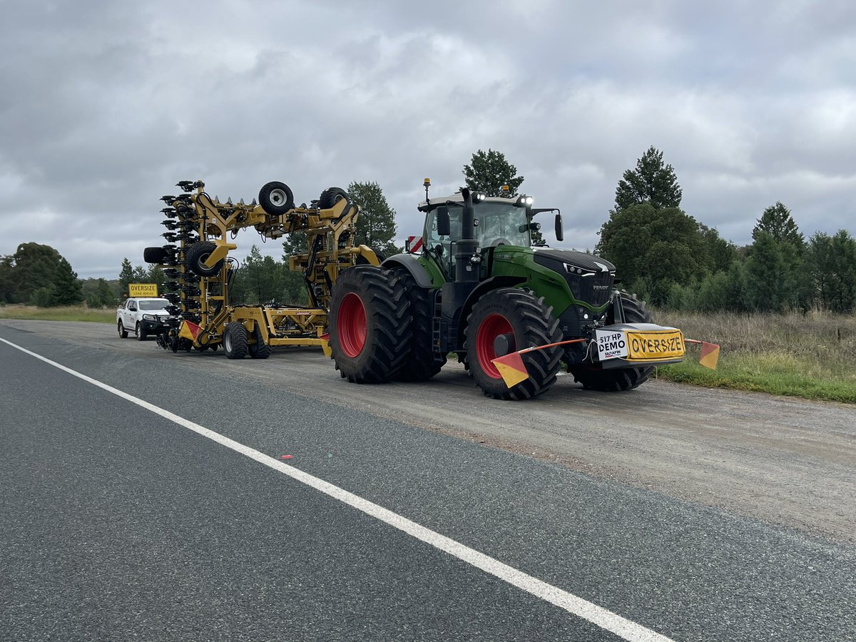 Rod__Dunn's tweet photo. On our way to deliver the next Ultisow S18 single disc seeder for this year. #wideload #oversize #60ft #singledisc #notill https://t.co/tdA2Cwiwh7