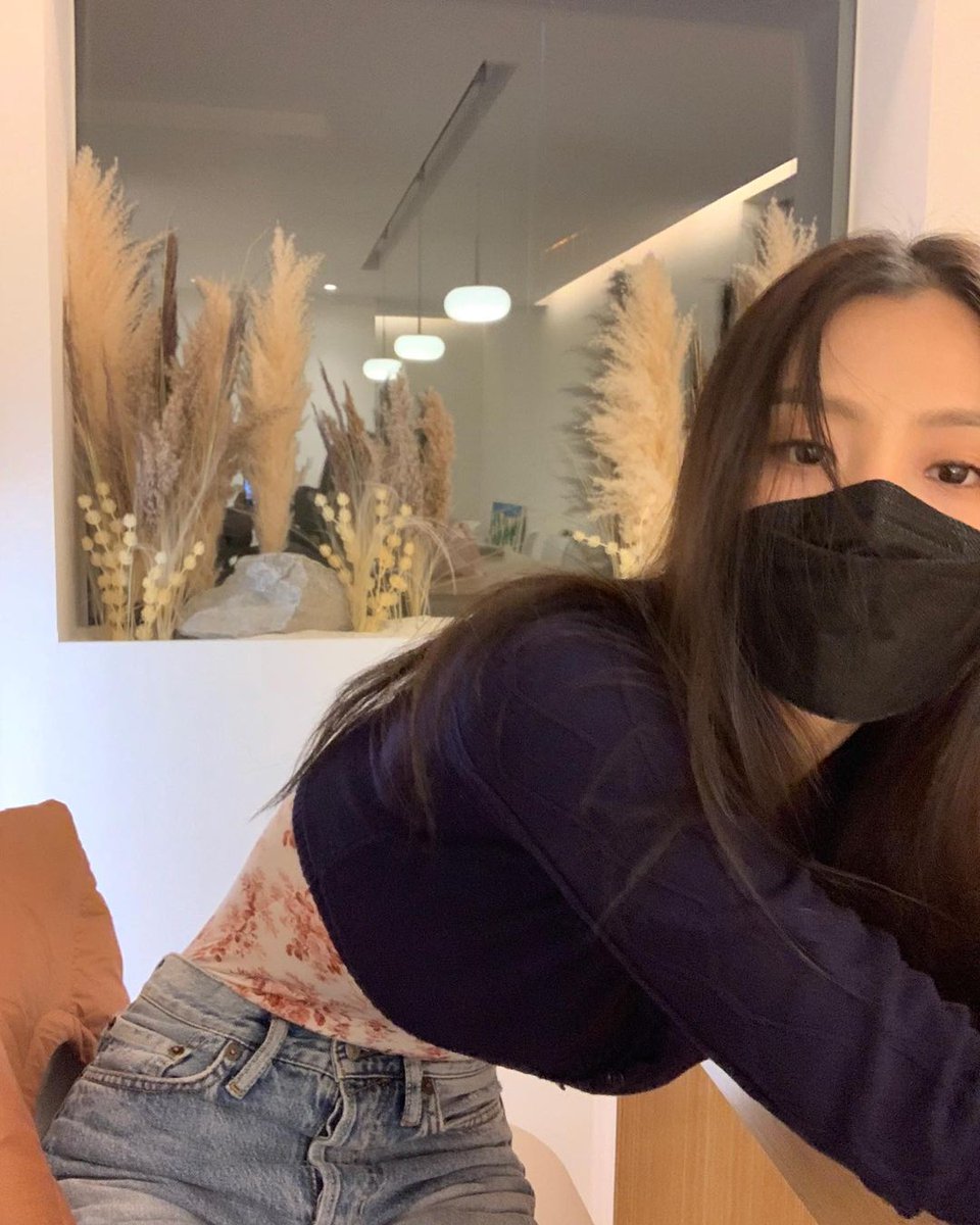 normalize staying single until you find your own azariah zayne.