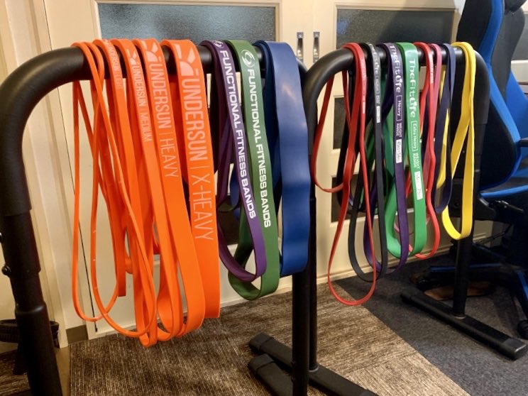 vancekband's tweet photo. 最近はトレーニングバンドにハマってマッスル💪🏽 筋トレにはめっちゃ良い👍 ちなみに、この子たちは「バンスKバンド」ではないよ🤣
#VZap #TeamVKS https://t.co/NrGWxRtLfL