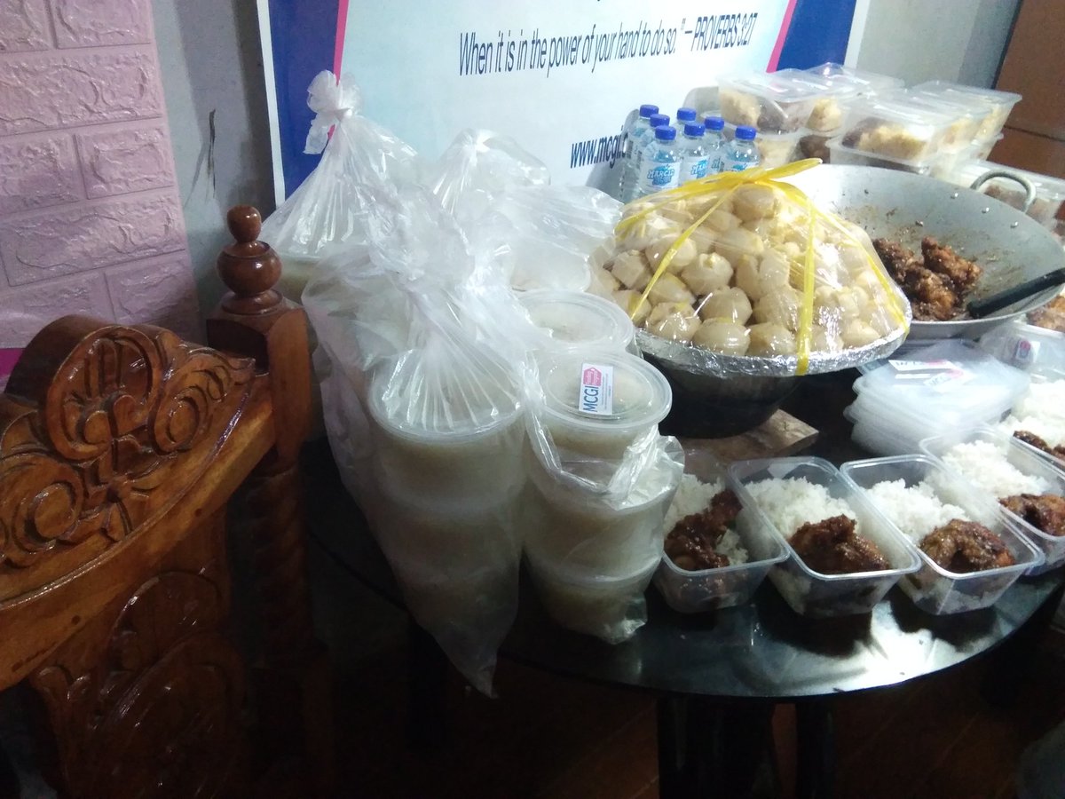 MartRay_13's tweet photo. Yung makasama ka sa gawain na makapagpakain para sa mga walang anuman ang sarap sa pakiramdam. Salamat sa Dios sa pagkakataon

#MCGIFeedingProgram 
#MCGICares https://t.co/FkGjyMmk84