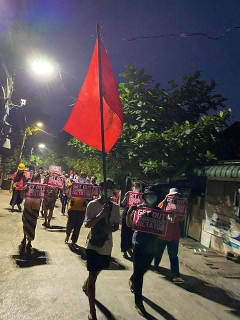 Strike at Dawn

March 25, 2021

Residents of Thaketa Township in Yangon took to the streets at dawn on Thursday to protest against the military regime. #WhatsHappeningInMyanmar