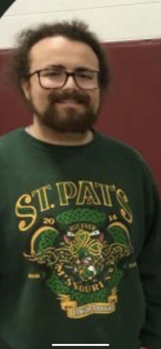 drew_2x2's tweet photo. @JLBREEDLOVE7 @gabrielalasak @meowchellelian Maskless just a few days ago on St Pattys day judging by the ugly sweater. Not classy!! https://t.co/9fgk0eTYe6
