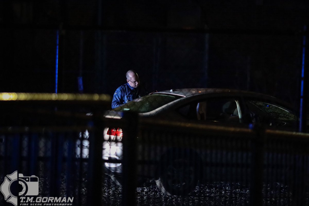TMGormanPhotos's tweet photo. Also tonight, @MassStatePolice had a car take off on them near the science museum and into science park. Car got stuck right next to the tracks in the gravel. @bostonpolice and @MBTATransitPD sent multiple units to assist as well. #breaking #boston #msp #bpd #transitpd https://t.co/2qccm3EhCM
