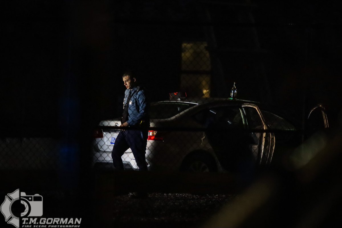 TMGormanPhotos's tweet photo. Also tonight, @MassStatePolice had a car take off on them near the science museum and into science park. Car got stuck right next to the tracks in the gravel. @bostonpolice and @MBTATransitPD sent multiple units to assist as well. #breaking #boston #msp #bpd #transitpd https://t.co/2qccm3EhCM