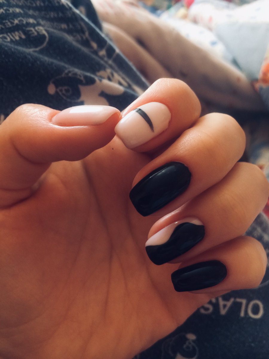 leeesiiik12's tweet photo. Как же я давно хотела чёрный 🌑 https://t.co/zIqxvZ3CrW