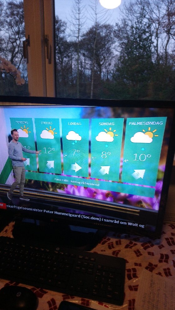 KittaLarsen's tweet photo. Onsdag morgen gjorde #TV2VEJRET mig i rigtig godt humør 😀, jeg har ofte drømt om weekender med 3 dage. For én gang skyld håber jeg at metrologerne har ret 👌🏻😋 https://t.co/9wohNsvsX6