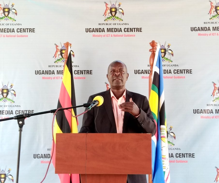 twijukyeobed's tweet photo. The Executive Director @UgandaMediaCent @OfwonoOpondo is having an engagement with the members of the fourth estate on varying issues happening in the country today. #UMCmediaRecap 
Link: https://t.co/74VnyhIZQJ https://t.co/sBYDzf2ANX