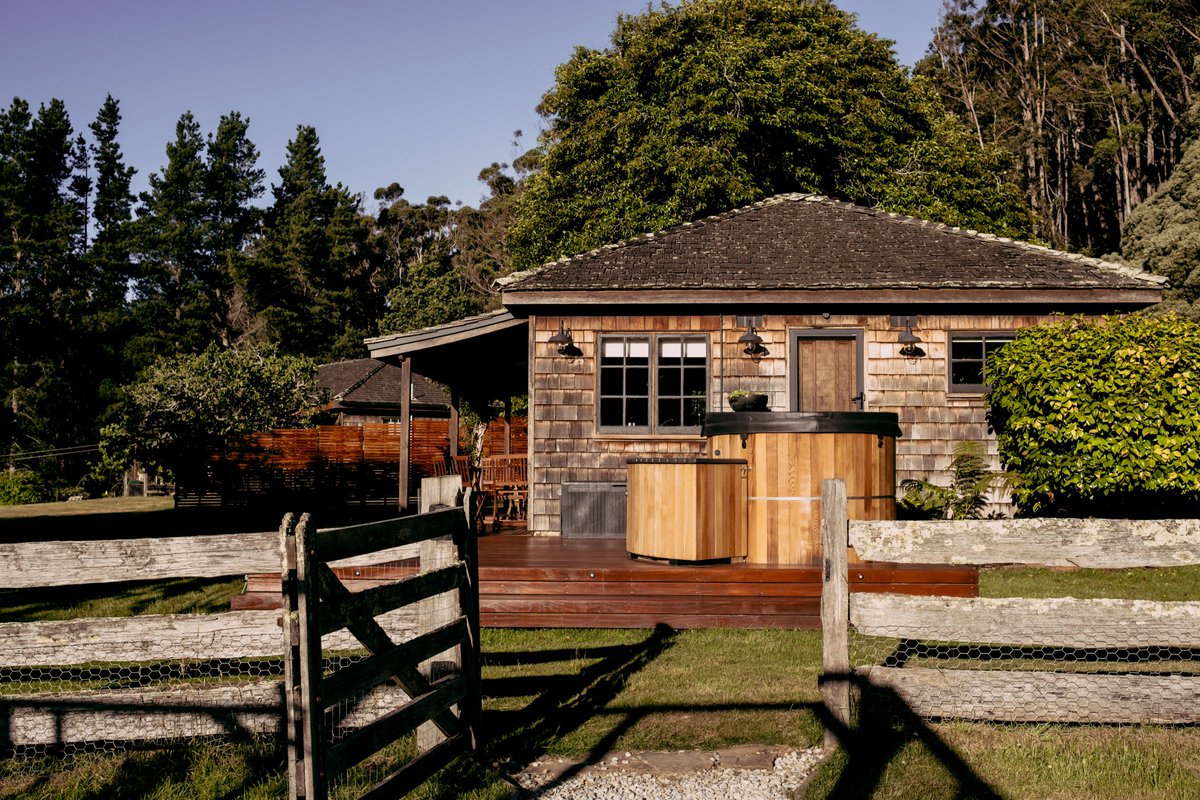 winsordobbin's tweet photo. Looking for a cosy few days away in seclusion, peace and quiet in #Tasmania? #travel #tourism @Tasmania #CedarCottage #hottub #adultsonly
https://t.co/GhyKYuCZNi https://t.co/VKHdPkOpQn
